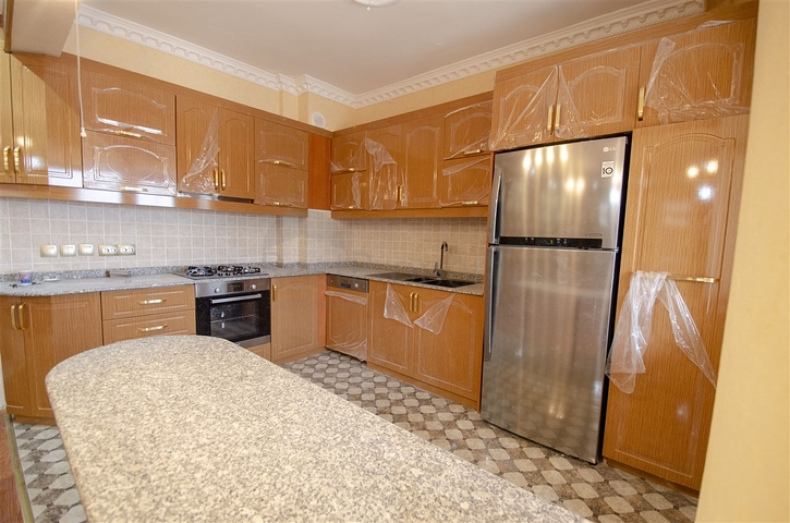 شقق واسعة  3 + 1 مع الأثاث 1 كم من البحر في لارا أنطاليا