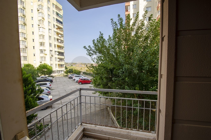 شقق واسعة  3 + 1 مع الأثاث 1 كم من البحر في لارا أنطاليا