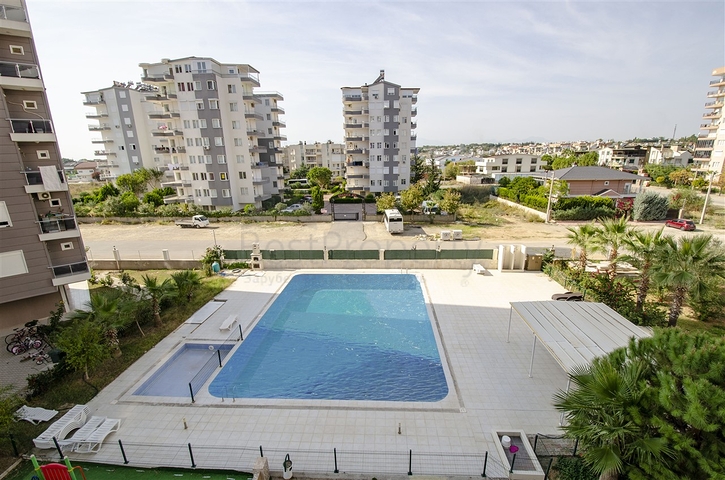 شقق واسعة  3 + 1 مع الأثاث 1 كم من البحر في لارا أنطاليا