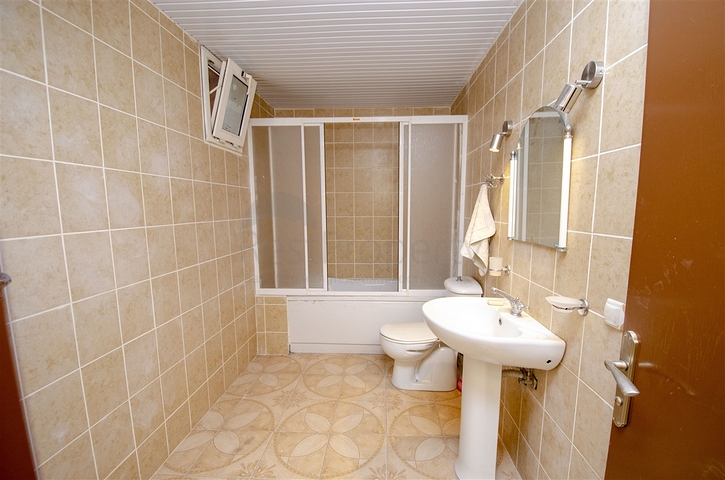 شقق واسعة  3 + 1 مع الأثاث 1 كم من البحر في لارا أنطاليا