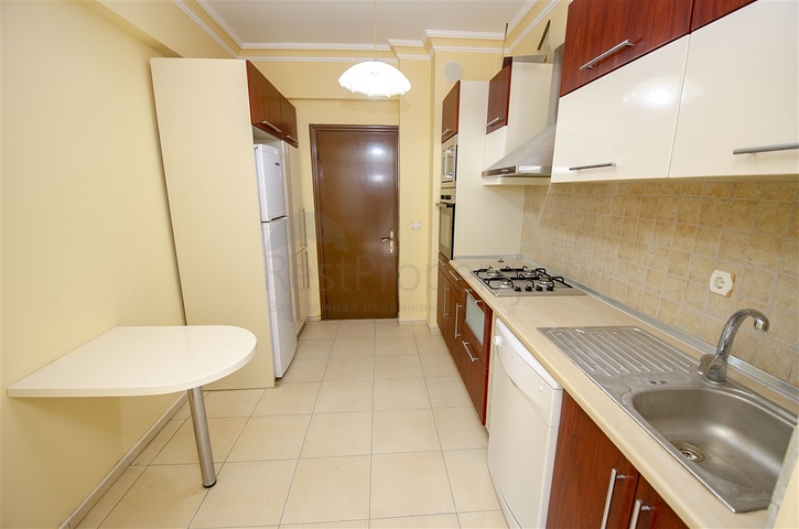 شقق واسعة  3 + 1 مع الأثاث 1 كم من البحر في لارا أنطاليا