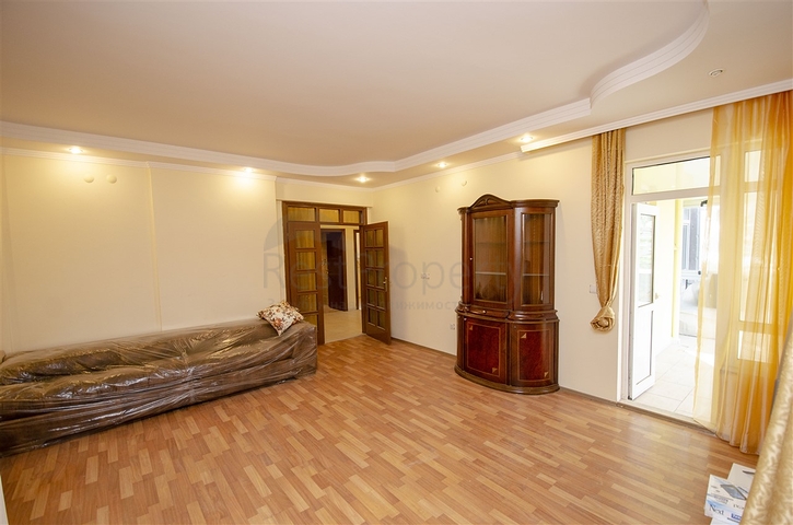 شقق واسعة  3 + 1 مع الأثاث 1 كم من البحر في لارا أنطاليا