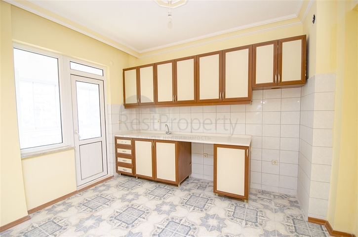 شقق واسعة  3 + 1 مع الأثاث 1 كم من البحر في لارا أنطاليا