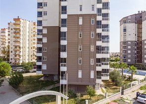 شقق واسعة  3 + 1 مع الأثاث 1 كم من البحر في لارا أنطاليا