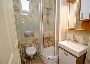 شقق واسعة  3 + 1 مع الأثاث 1 كم من البحر في لارا أنطاليا