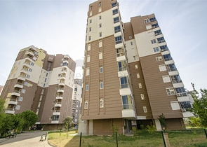 شقق واسعة  3 + 1 مع الأثاث 1 كم من البحر في لارا أنطاليا