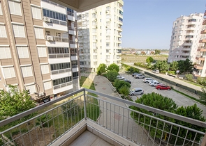 شقق واسعة  3 + 1 مع الأثاث 1 كم من البحر في لارا أنطاليا