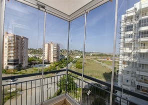 شقق واسعة  3 + 1 مع الأثاث 1 كم من البحر في لارا أنطاليا