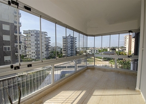 شقق واسعة  3 + 1 مع الأثاث 1 كم من البحر في لارا أنطاليا