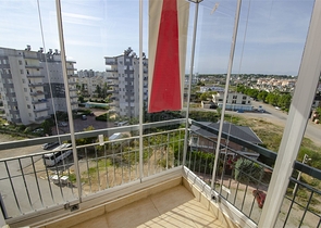 شقق واسعة  3 + 1 مع الأثاث 1 كم من البحر في لارا أنطاليا