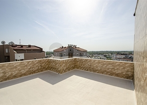 شقق واسعة  3 + 1 مع الأثاث 1 كم من البحر في لارا أنطاليا