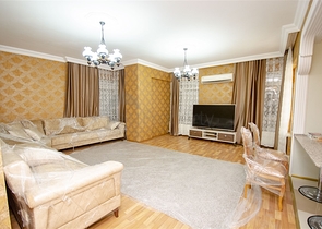 شقق واسعة  3 + 1 مع الأثاث 1 كم من البحر في لارا أنطاليا