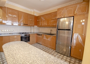 شقق واسعة  3 + 1 مع الأثاث 1 كم من البحر في لارا أنطاليا