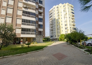 شقق واسعة  3 + 1 مع الأثاث 1 كم من البحر في لارا أنطاليا