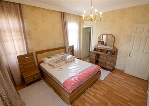 شقق واسعة  3 + 1 مع الأثاث 1 كم من البحر في لارا أنطاليا