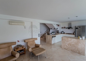 فيلا واسعة باطلالات رائعة على البحر في الانيا 