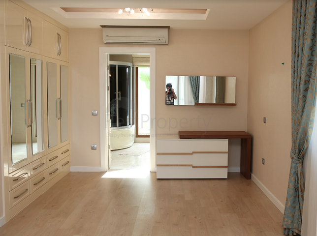 فيلا مع أثاث محاط بالطبيعة الجبلية في أنطاليا