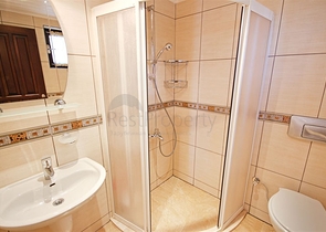 فيلا واسعة - باطلالة بحرية ساحرة في مركز الانيا 