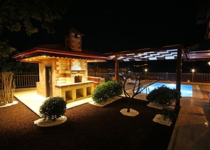 فيلا واسعة - باطلالة بحرية ساحرة في مركز الانيا 