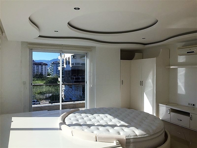 فيلا فاخرة واسعة في الانيا / كاستل 