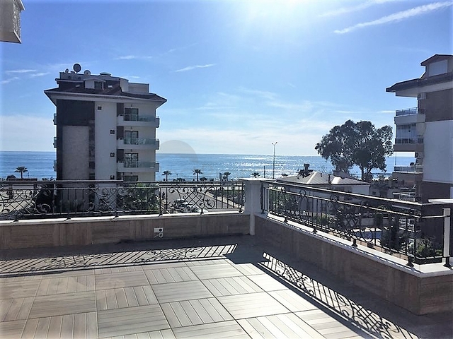 فيلا فاخرة واسعة في الانيا / كاستل 