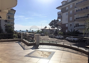 فيلا فاخرة واسعة في الانيا / كاستل 