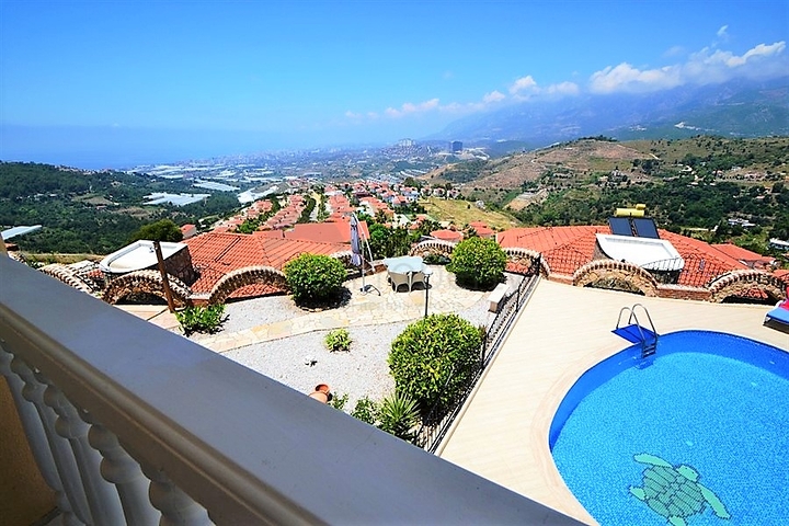 فيلا مستقلة بسعر مميز في كارجي جاك / الانيا 