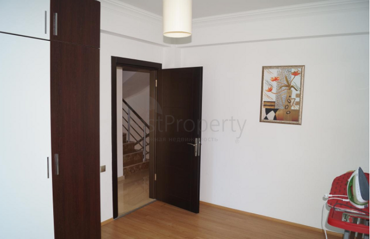 فيلا مفروشة 4 + 1 بالقرب من نادي الجولف الوطني في قادرية بيليك