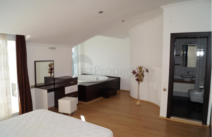 فيلا مفروشة 4 + 1 بالقرب من نادي الجولف الوطني في قادرية بيليك