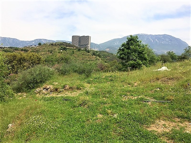 ارض مع رخصة للبناء في منقطة  كارجي جاك / الانيا 