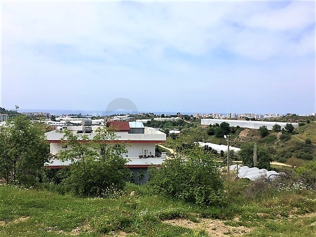 ارض مع رخصة للبناء في منقطة  كارجي جاك / الانيا 