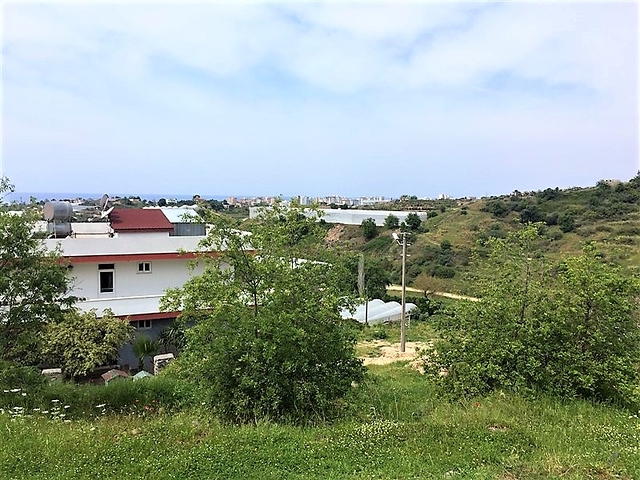 ارض مع رخصة للبناء في منقطة  كارجي جاك / الانيا 