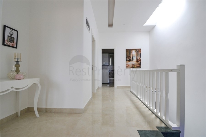 شقق عائلية ضمن مجمع حديث باطلالة ساحرة في الانيا 