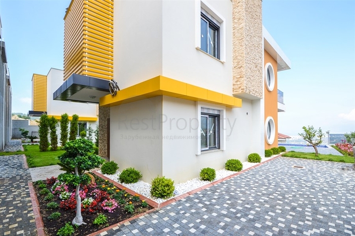 شقق عائلية ضمن مجمع حديث باطلالة ساحرة في الانيا 