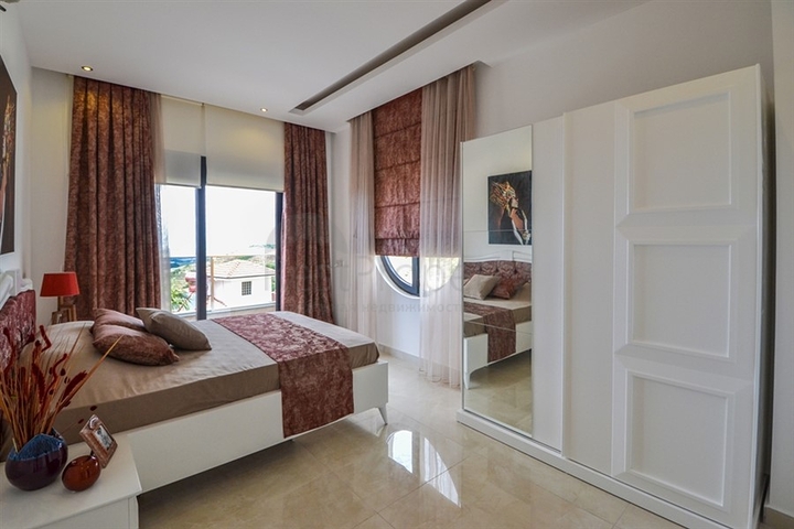 شقق عائلية ضمن مجمع حديث باطلالة ساحرة في الانيا 