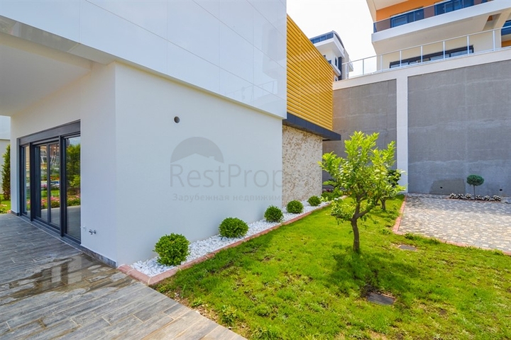 شقق عائلية ضمن مجمع حديث باطلالة ساحرة في الانيا 