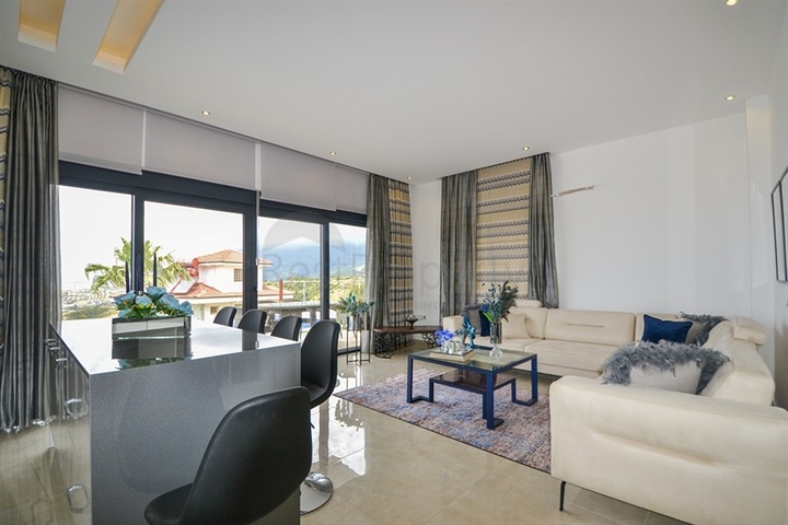 شقق عائلية ضمن مجمع حديث باطلالة ساحرة في الانيا 