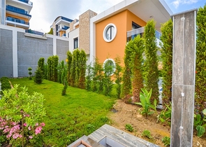 شقق عائلية ضمن مجمع حديث باطلالة ساحرة في الانيا 