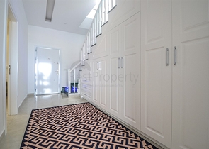 شقق عائلية ضمن مجمع حديث باطلالة ساحرة في الانيا 