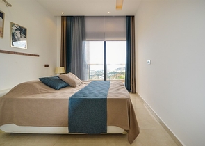 شقق عائلية ضمن مجمع حديث باطلالة ساحرة في الانيا 