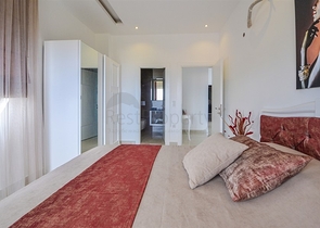 شقق عائلية ضمن مجمع حديث باطلالة ساحرة في الانيا 