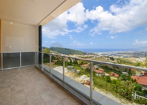 شقق عائلية ضمن مجمع حديث باطلالة ساحرة في الانيا 