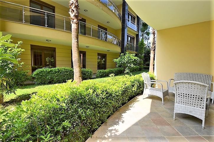 شقة من غرفتي نوم للإيجار في وسط ألانيا