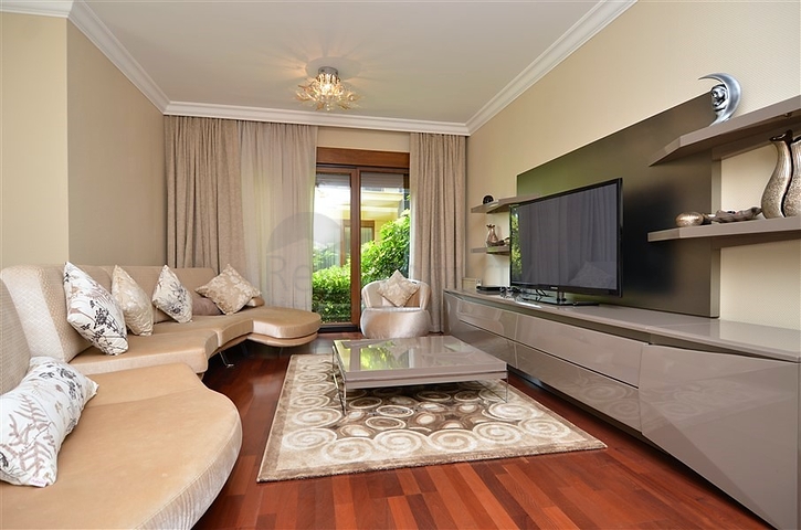 شقة من غرفتي نوم للإيجار في وسط ألانيا