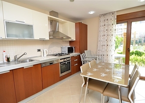 شقة من غرفتي نوم للإيجار في وسط ألانيا