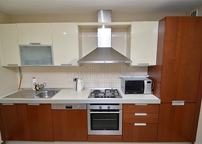 شقة من غرفتي نوم للإيجار في وسط ألانيا