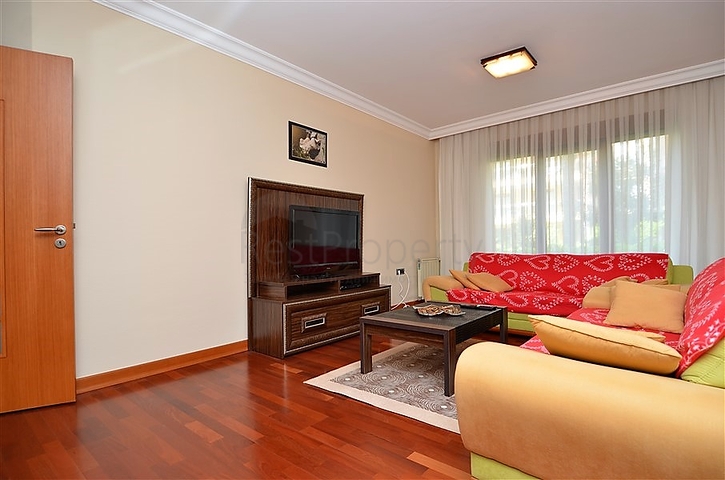 شقق على الساحل الأول للإيجار