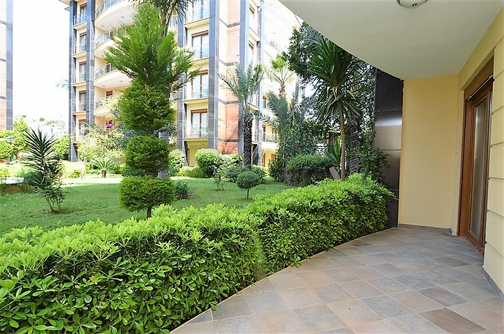 شقق على الساحل الأول للإيجار