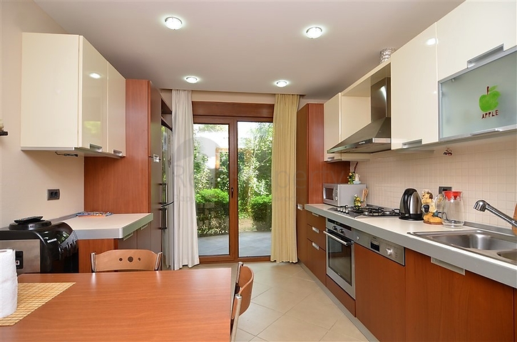 شقق على الساحل الأول للإيجار