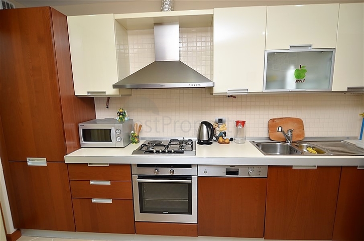 شقق على الساحل الأول للإيجار